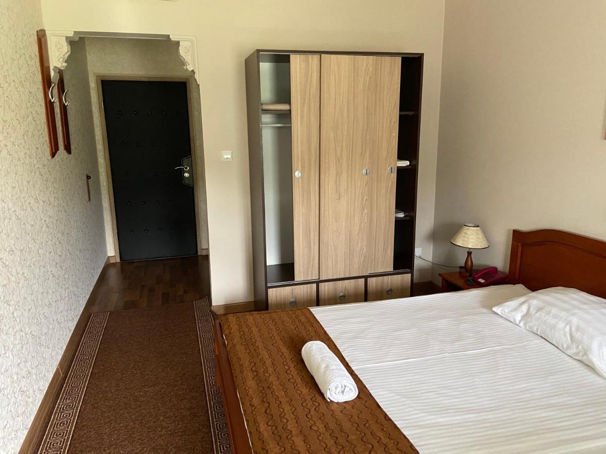 Hotel New Milenium Lukavac Luaran gambar