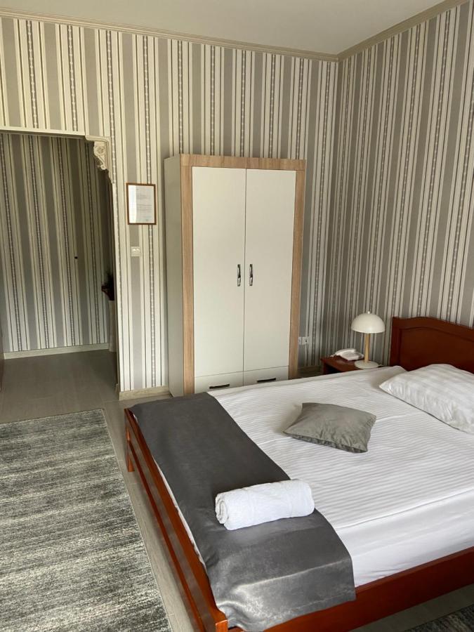 Hotel New Milenium Lukavac Luaran gambar