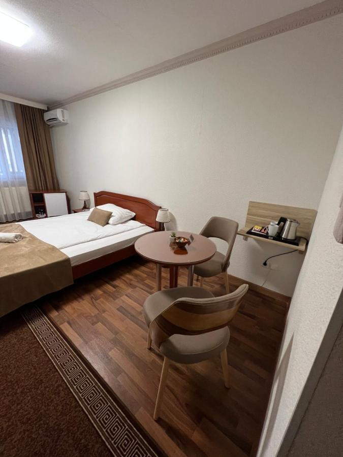 Hotel New Milenium Lukavac Luaran gambar