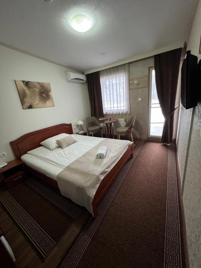 Hotel New Milenium Lukavac Luaran gambar