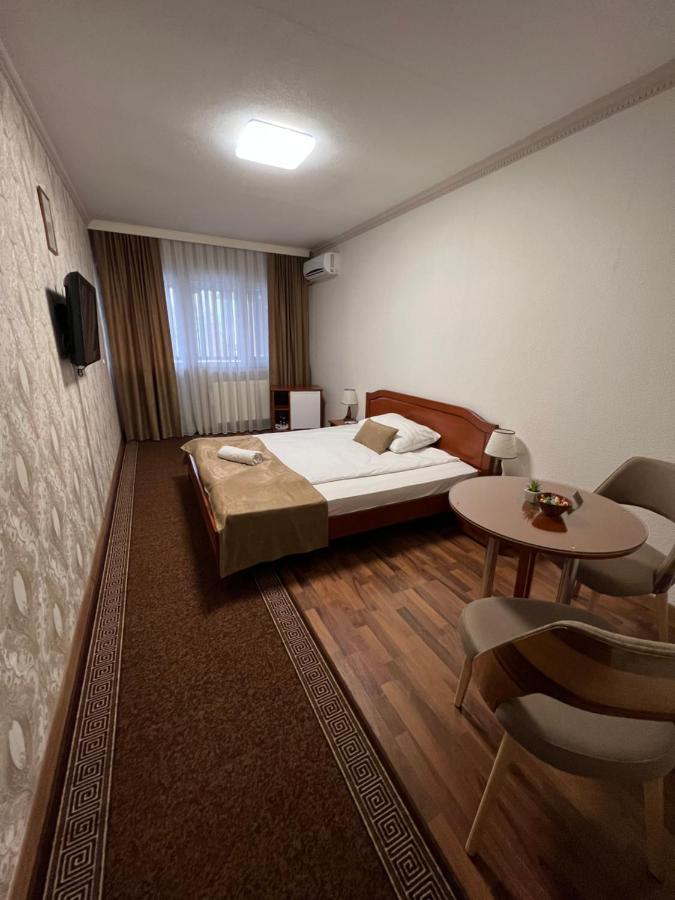 Hotel New Milenium Lukavac Luaran gambar