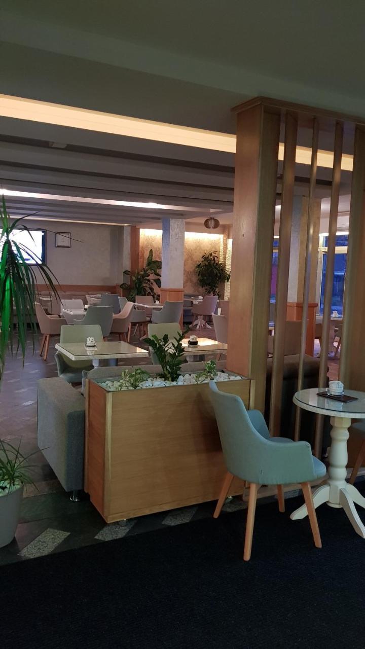 Hotel New Milenium Lukavac Luaran gambar